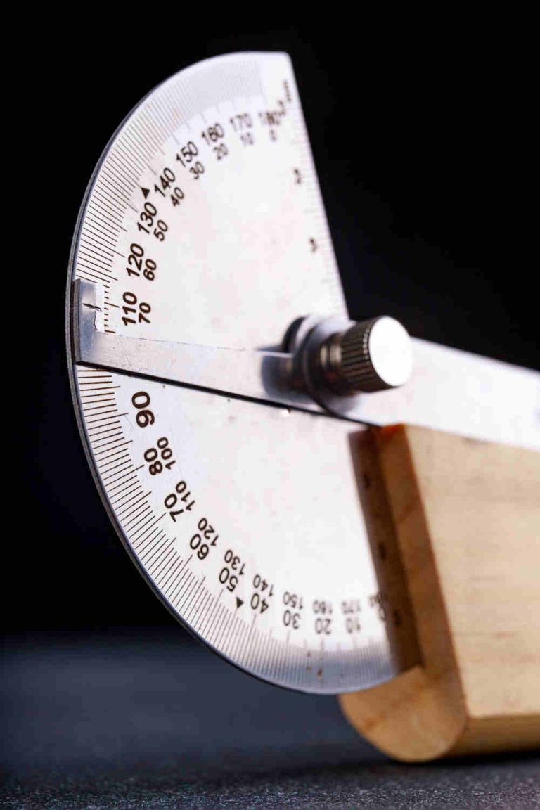 Types of Protractors: Types, Application, and Advantages